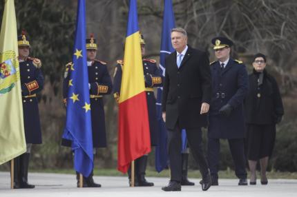 Klaus Iohannis s-a retras după 10 ani de mandat. O demisie istorică pentru a evita o procedură de suspendare care ar duce România în criză.