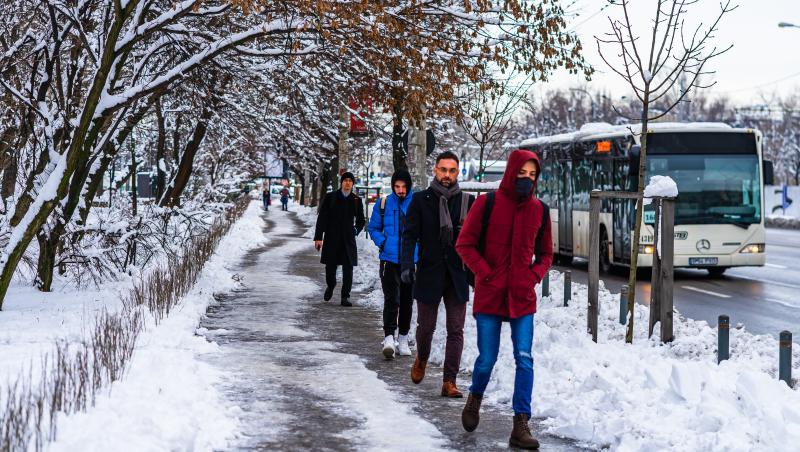 Se așteaptă ninsori în București, temperaturile scad brusc în următoarele ore. Posibil strat de zăpadă de 8 centimetri