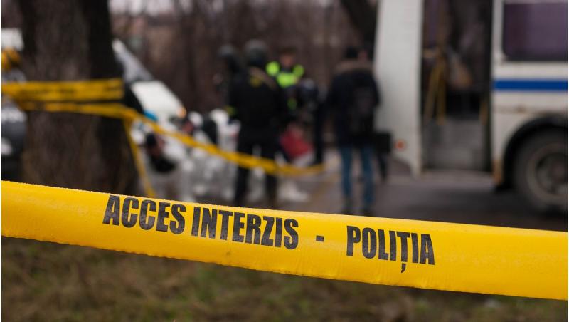 Bebeluș de 8 luni, găsit mort de tată în casa din Vaslui. Era plin de lovituri, iar mama e principalul suspect