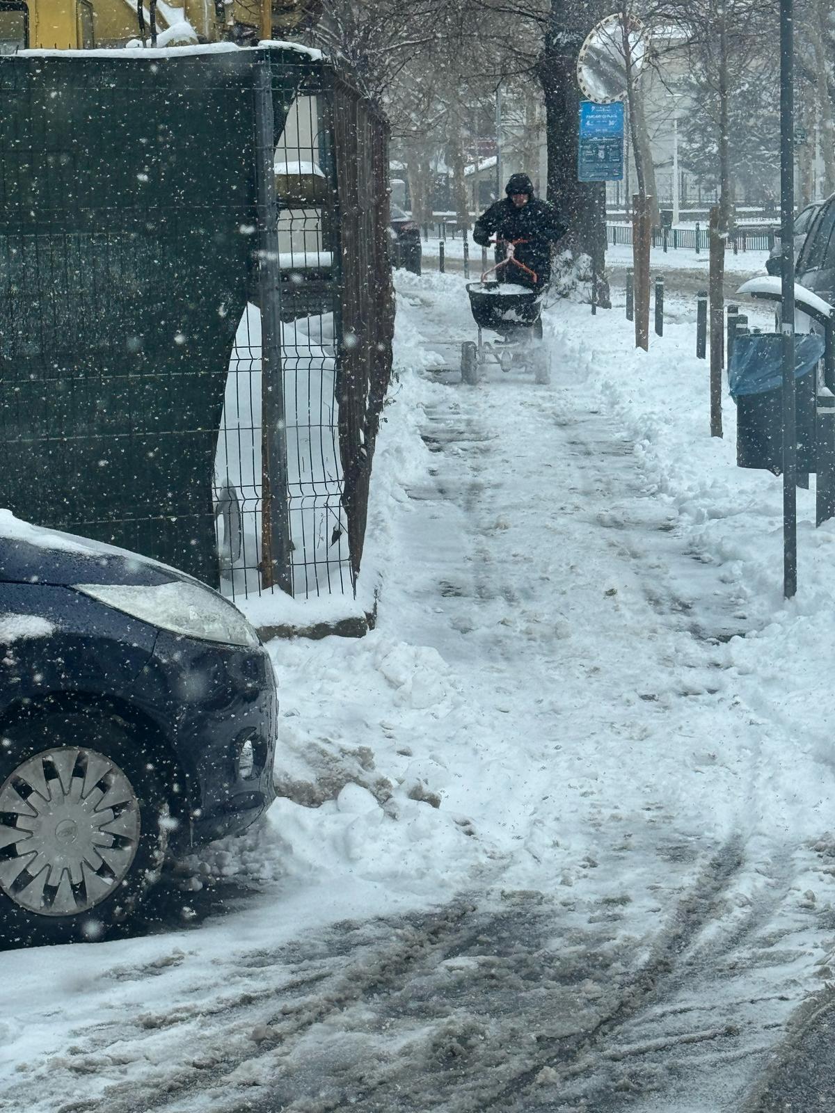 deszăpezirea în Bucureşti