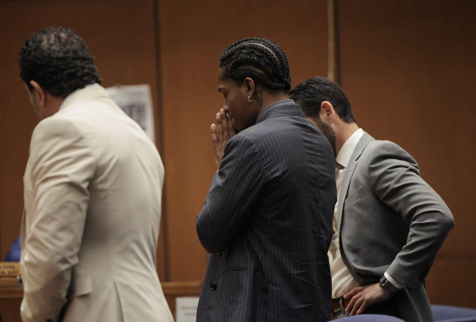 Rapperul A$AP Rocky, găsit nevinovat de împușcarea unui fost prieten. A sărit în brațele Rihannei când a aflat verdictul