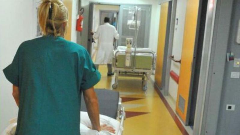 Asistentă medicală bătută de o româncă, într-un spital din Italia. Tânăra de 22 de ani a creat haos la UPU