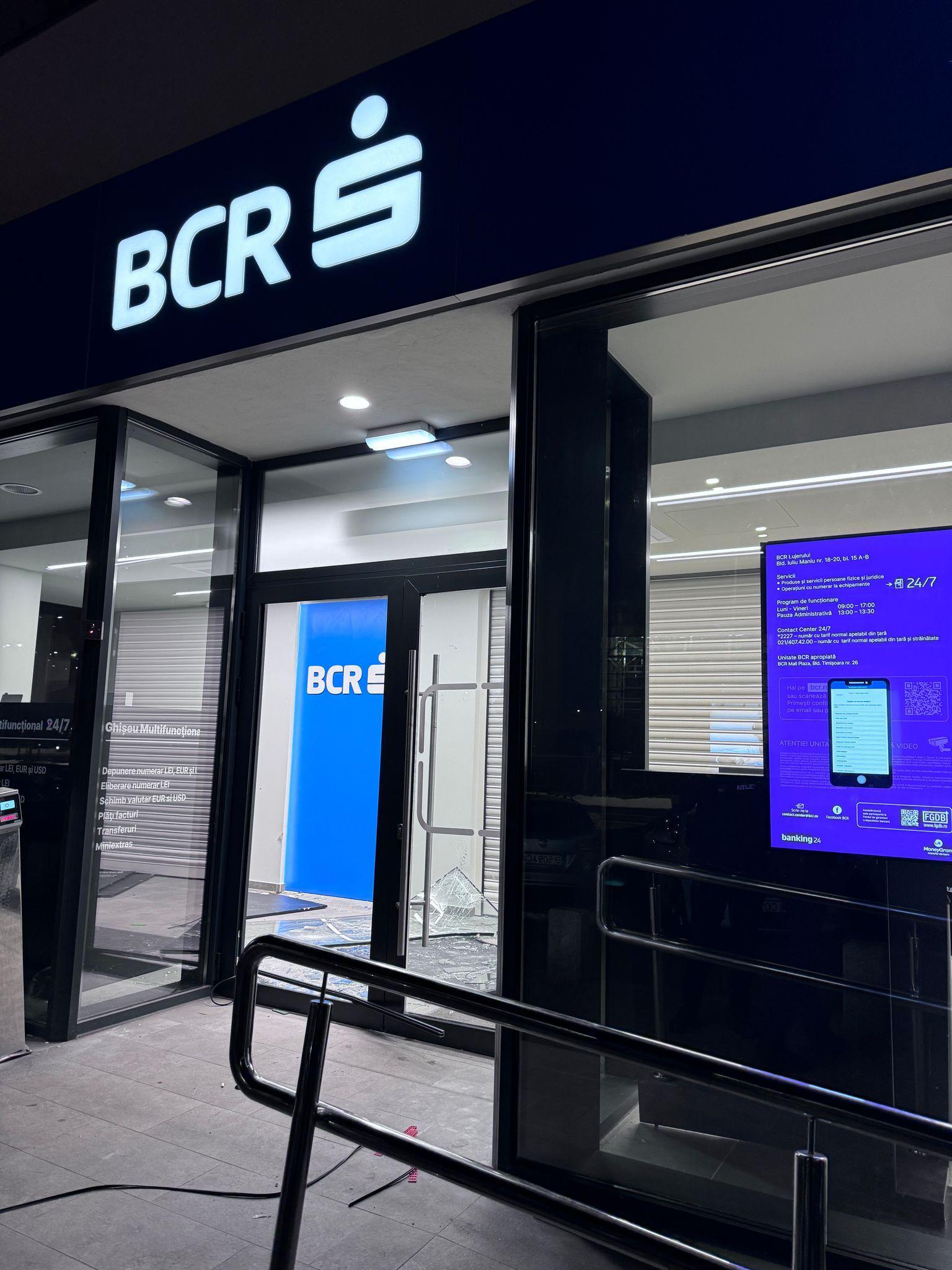 Un cetăţean străin a provocat haos într-o bancă din Sectorul 6. Bărbatul a distrus mai multe piese de mobilier