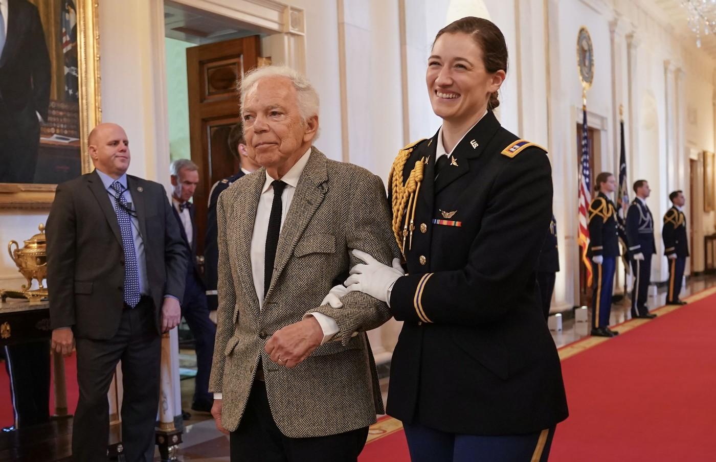 "A fost o războinică". Cine e Rebecca Lobach, femeia care se afla la manşa BlackHawk-ului implicat în accidentul aviatic din Washington