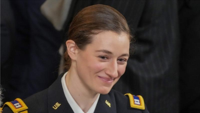 "A fost o războinică". Cine e Rebecca Lobach, femeia care se afla la manşa BlackHawk-ului implicat în accidentul aviatic din Washington