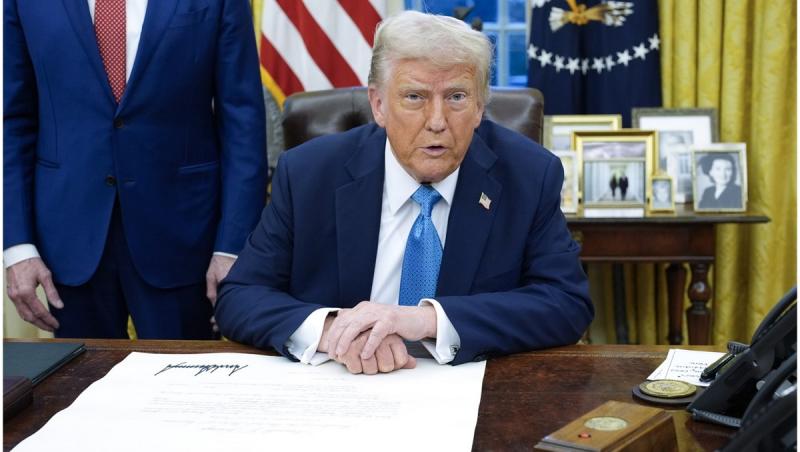 Trump a fost de acord să "întrerupă imediat" taxele impuse Mexicului timp de o lună, după o discuție cu președintele țării. Ce îi oferă în schimb