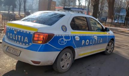 Un tânăr de 21 de ani a fost omorât de trei indivizi