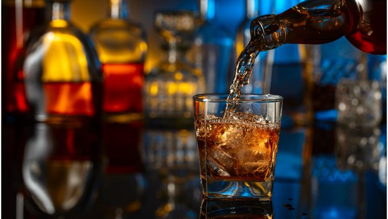 Fenomen macabru în Turcia. Zeci de oameni au murit după ce au băut alcool contrafăcut. În Istanbul au fost 38 de decese în doar 4 zile