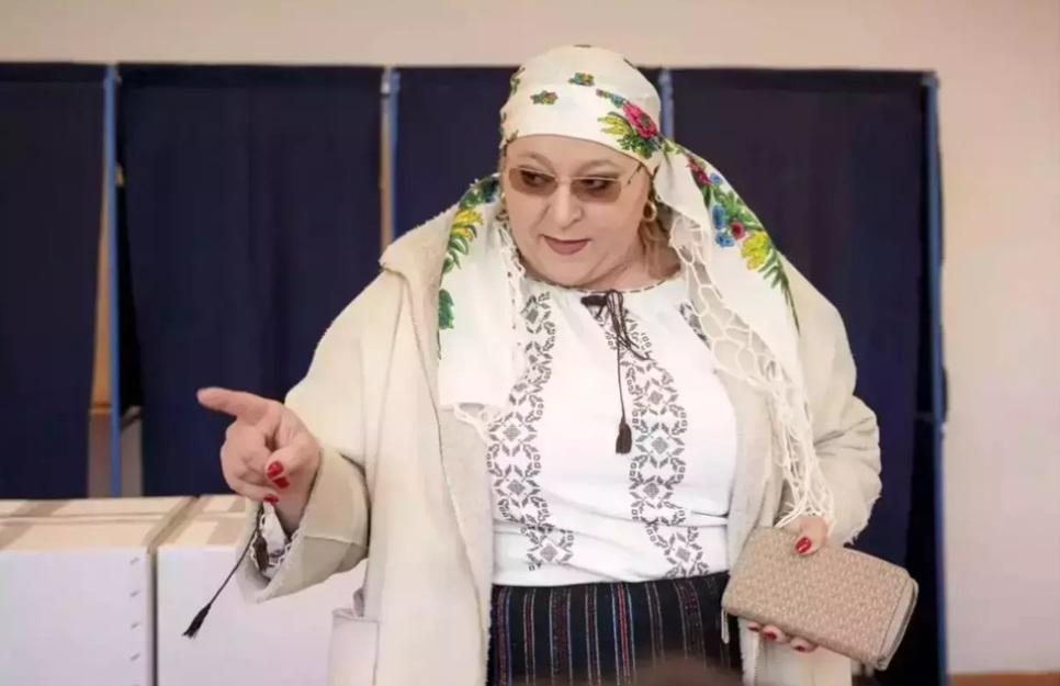 SURSE: Candidatura Dianei Şoşoacă, respinsă de BEC