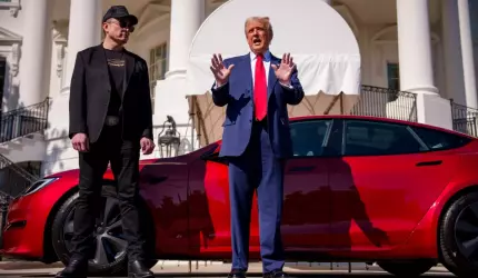 Presedintele SUA Donald Trump si Elon Musk, şeful DOGE Presedintele SUA Donald Trump si Elon Musk au stopat finantarea institutiilor media de stat