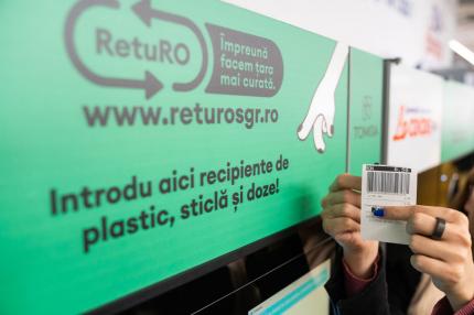 Ziua Mondială a Reciclării. Cantitatea de ambalaje SGR returnate de români în 2024, suficientă cât să umple Casa Poporului