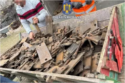 Constănţean, prins în flagrant când fura 200 de plăcute metalice de pe o cale ferată. Constănţean, prins în flagrant când fura 200 de plăcute metalice de pe o cale ferată.