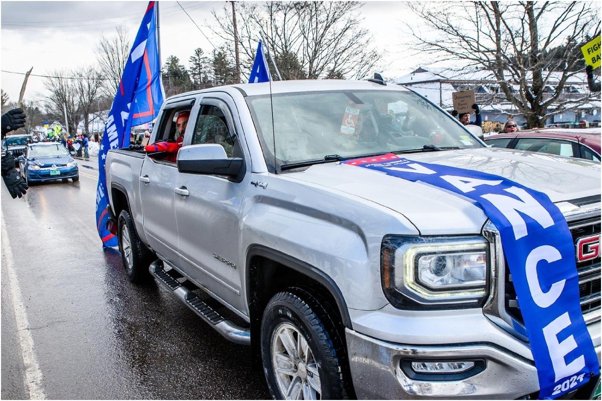 JD Vance, aşteptat de manifestanţi pro-Ucraina într-o staţiune din Vermont. Familia lui a fost mutată într-un loc secret