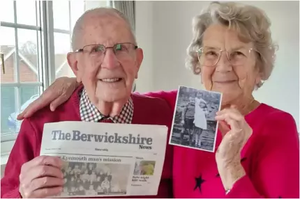 Reuniţi de destin după 85 de ani. Doi iubiţi din copilărie s-au reîntâlnit după ce au descoperit o poză veche din şcoală