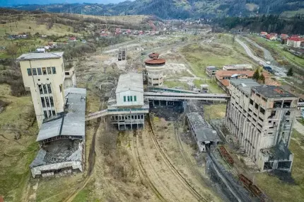 O nouă fabrică va fi deschisă pe platforma fostei mine de la Petrila, închisă acum 10 ani. 50 de muncitori ar urma să fie angajaţi O nouă fabrică va fi deschisă pe platforma fostei mine de la Petrila, închisă acum 10 ani. 50 de muncitori ar urma să fie angajaţi