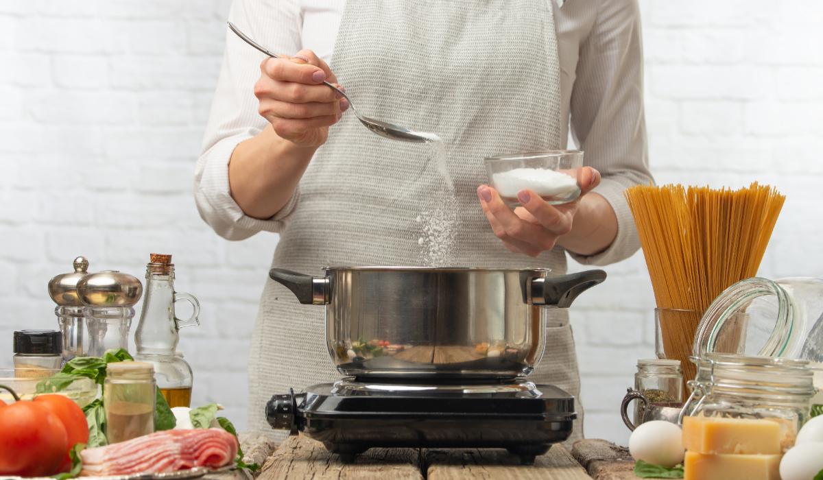 Sarea nu poate lipsi din niciun preparat, nici măcar din deserturi.