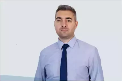 Portretul lui Sebastian Popescu, candidat la alegerile prezidenţiale 2025 Portretul lui Sebastian Popescu, candidat la alegerile prezidenţiale 2025