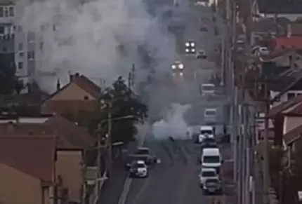 Burnout plătit scump. Pedeapsa primită de un şofer din Arad care şi-a turat maşina şi a umplut de fum o stradă întreagă