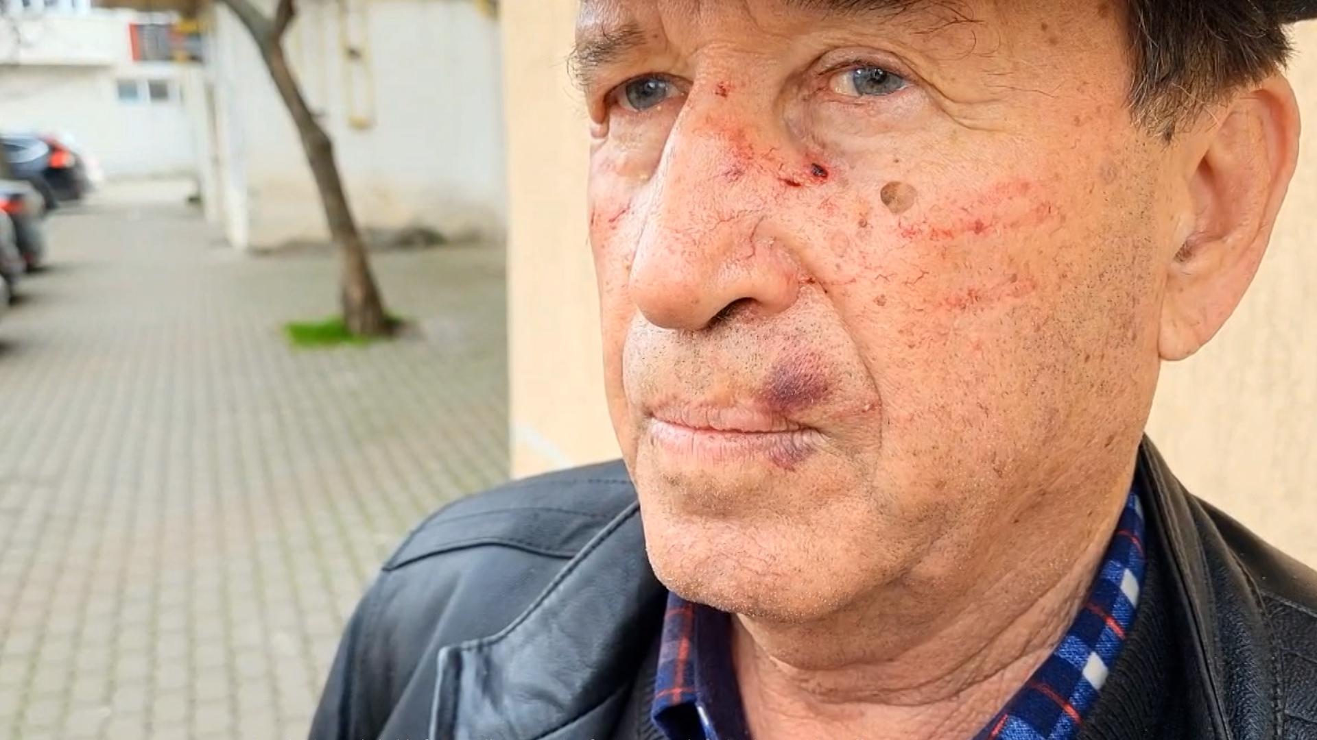 "Am venit să te omor". Primar dintr-o comună din Vaslui, atacat cu cuţitul în biroul său de un localnic de 90 de ani