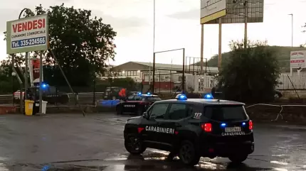 Român incendiat de rival la periferia Romei. Se refugiase în propria maşină când a fost stropit cu benzină Român incendiat de rival la periferia Romei. Se refugiase în propria maşină când a fost stropit cu benzină