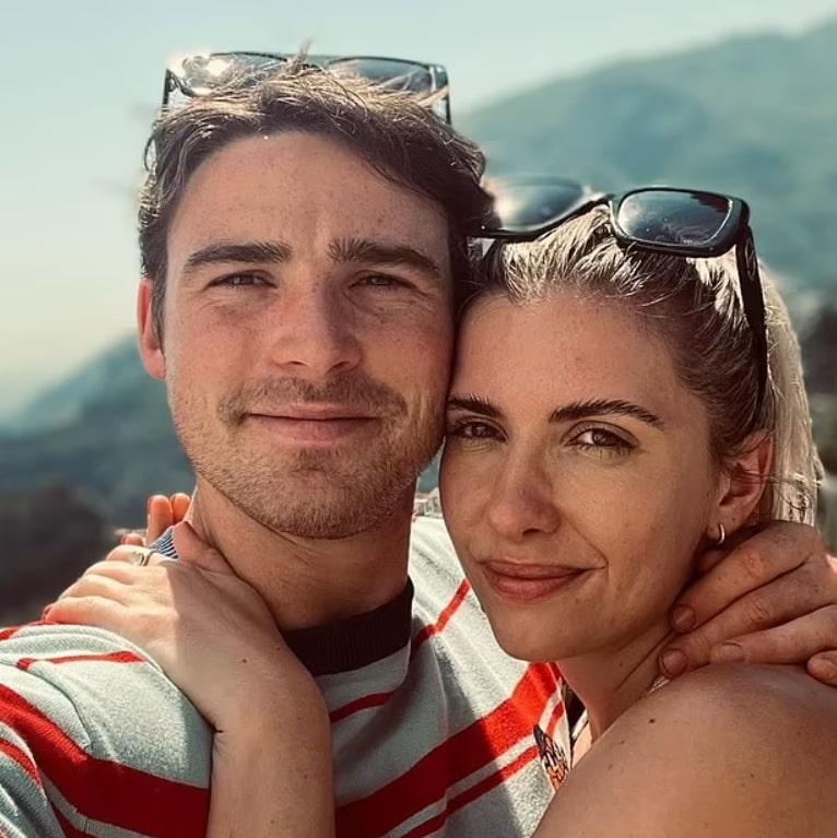 Un doctor estetician s-a înecat în cadă, după ce a consumat alcool şi pastile. Tânăra din Anglia aflase că iubitul ei a avut o aventură de o noapte