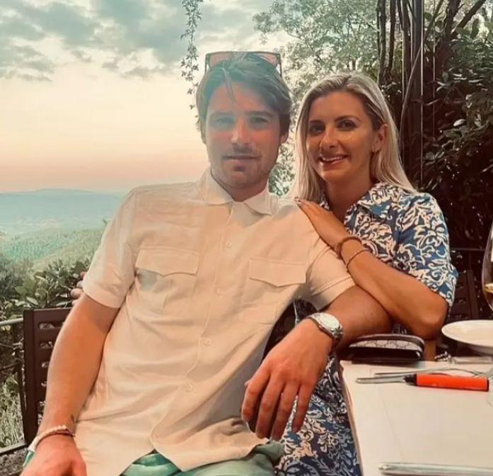 Un doctor estetician s-a înecat în cadă, după ce a consumat alcool şi pastile. Tânăra din Anglia aflase că iubitul ei a avut o aventură de o noapte