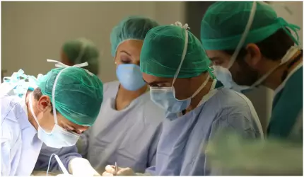 "O pierdere istorică". O tânără răpusă de o boală rară și-a donat creierul pentru știință, dar spitalul l-a aruncat la gunoi "din greșeală"