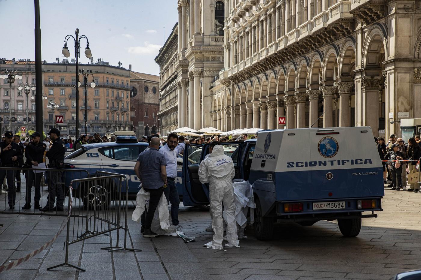 "Am auzit o bubuitură şi am văzut pantofii zburând". Un criminal condamnat, sinucidere şocantă: s-a aruncat în gol de pe Domul din Milano printre turişti