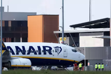 "Toţi la pământ!". Alertă cu bombă într-un avion Ryanair la Charleroi. "Panică totală" la bord "Toţi la pământ!". Alertă cu bombă într-un avion Ryanair la Charleroi. "Panică totală" la bord