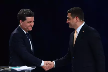 Sondaj CURS: George Simion - 52%, Nicuşor Dan - 48% înaintea turului doi al alegerilor prezidenţiale Sondaj CURS: George Simion - 52%, Nicuşor Dan - 48% înaintea turului doi al alegerilor prezidenţiale