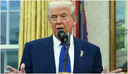 Trump ridică sancțiunile împotriva Siriei Trump, gest surprinzător la Riad: ridică sancțiunile împotriva Siriei. Oficialii sirieni aplaudă decizia