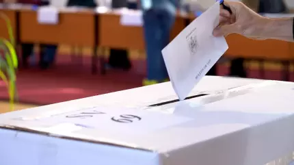 Câți români sunt așteptați la urne duminică, în țară și străinătate, la alegerile prezidențiale Câți români sunt așteptați la urne duminică, în țară și străinătate, la alegerile prezidențiale