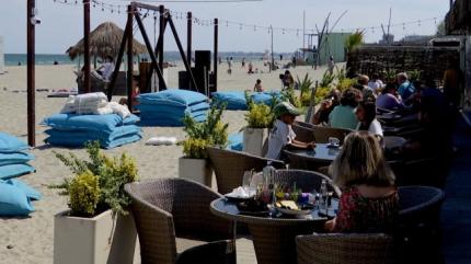 Remunerațiile pentru muzica ambientală au crescut de la 1 mai cu 8%: hotelierii de pe litoral, revoltați. Reacţia ORDA