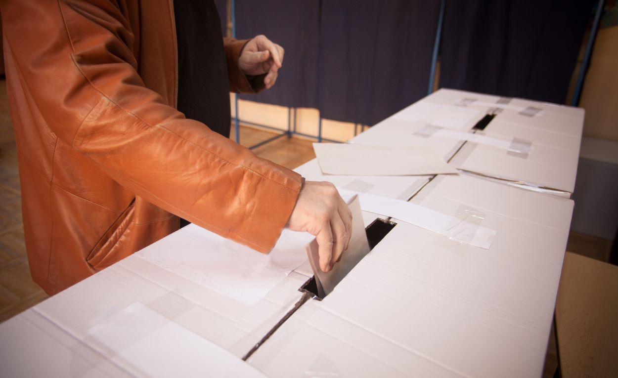 Alegeri prezidenţiale 2025. Prezenţa la vot în timp real