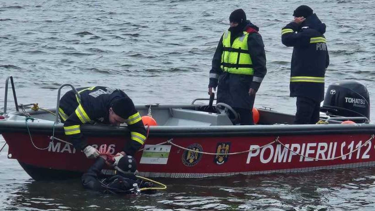 O persoană a fost adusă la mal, despre alte două nu se ştie nimic