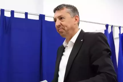 Daniel David, ministrul Educaţiei Daniel David anunță reforma titularizării: "Evaluarea profesorilor la fiecare 5 ani"