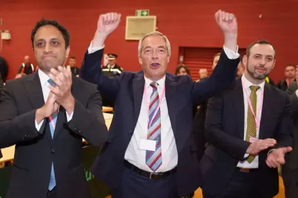 Extrema dreaptă britanică zguduie scena politică: victorii majore în alegerile locale din Anglia, eşec pentru Starmer Extrema dreaptă britanică zguduie scena politică: victorii majore în alegerile locale din Anglia, eşec pentru Starmer