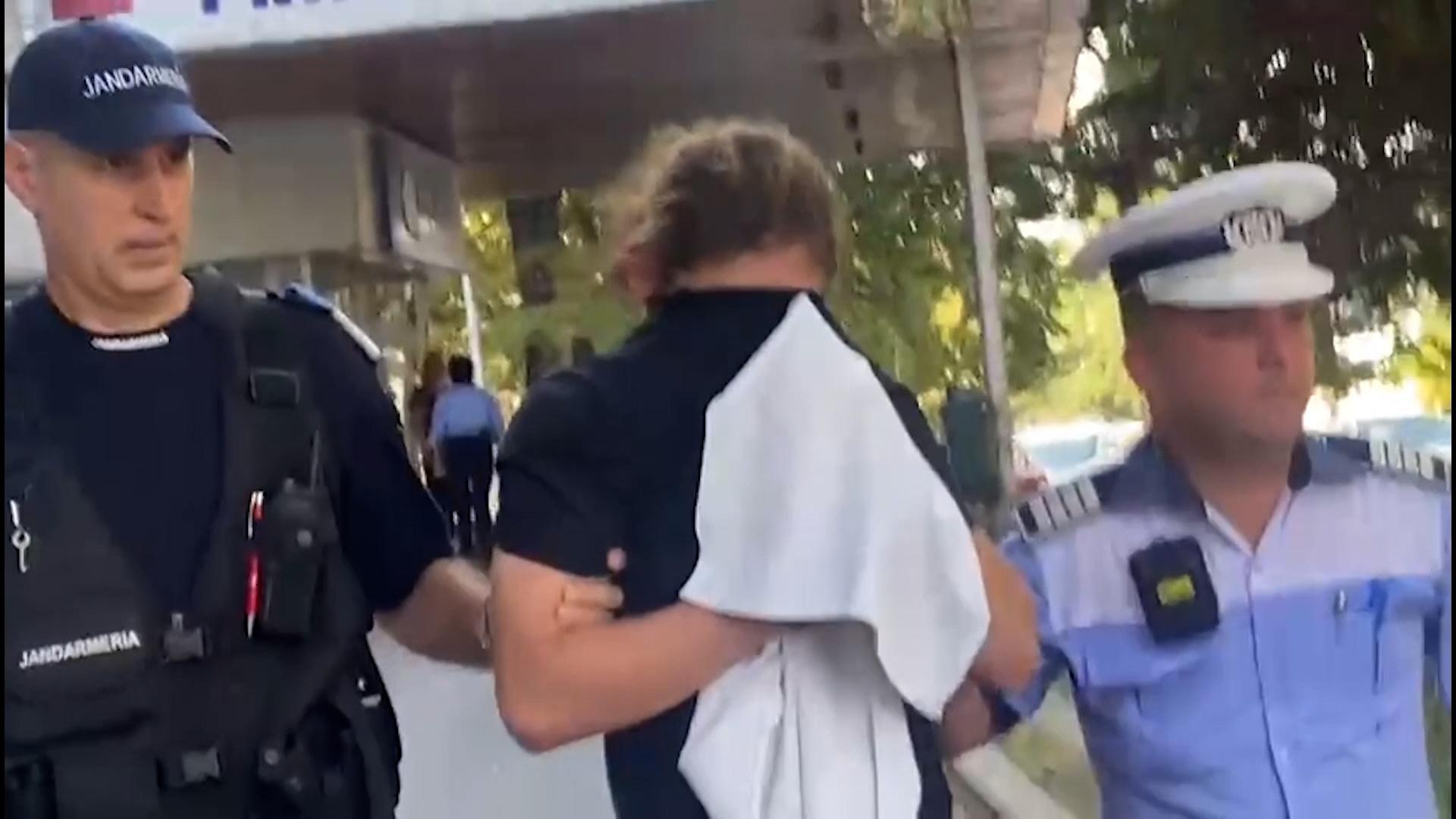 Vlad Pascu, din nou în faţa instanţei. Părinţii victimelor fac acuzaţii dure: tatăl lui Pascu ar fi încercat să le "cumpere" iertarea