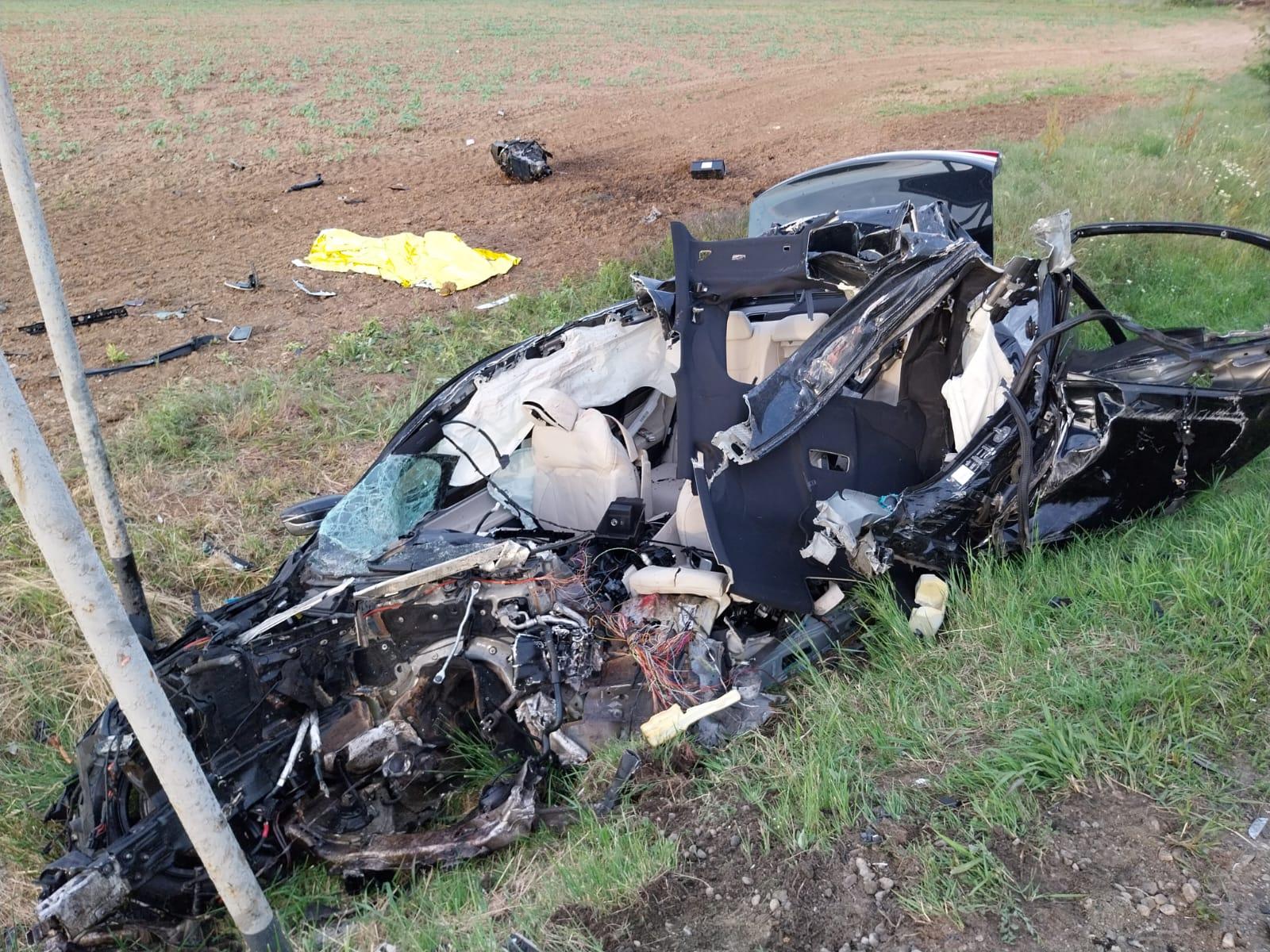 Două persoane au murit, după ce maşina în care se aflau s-a izbit de o betonieră pe Centura de Nord a Craiovei