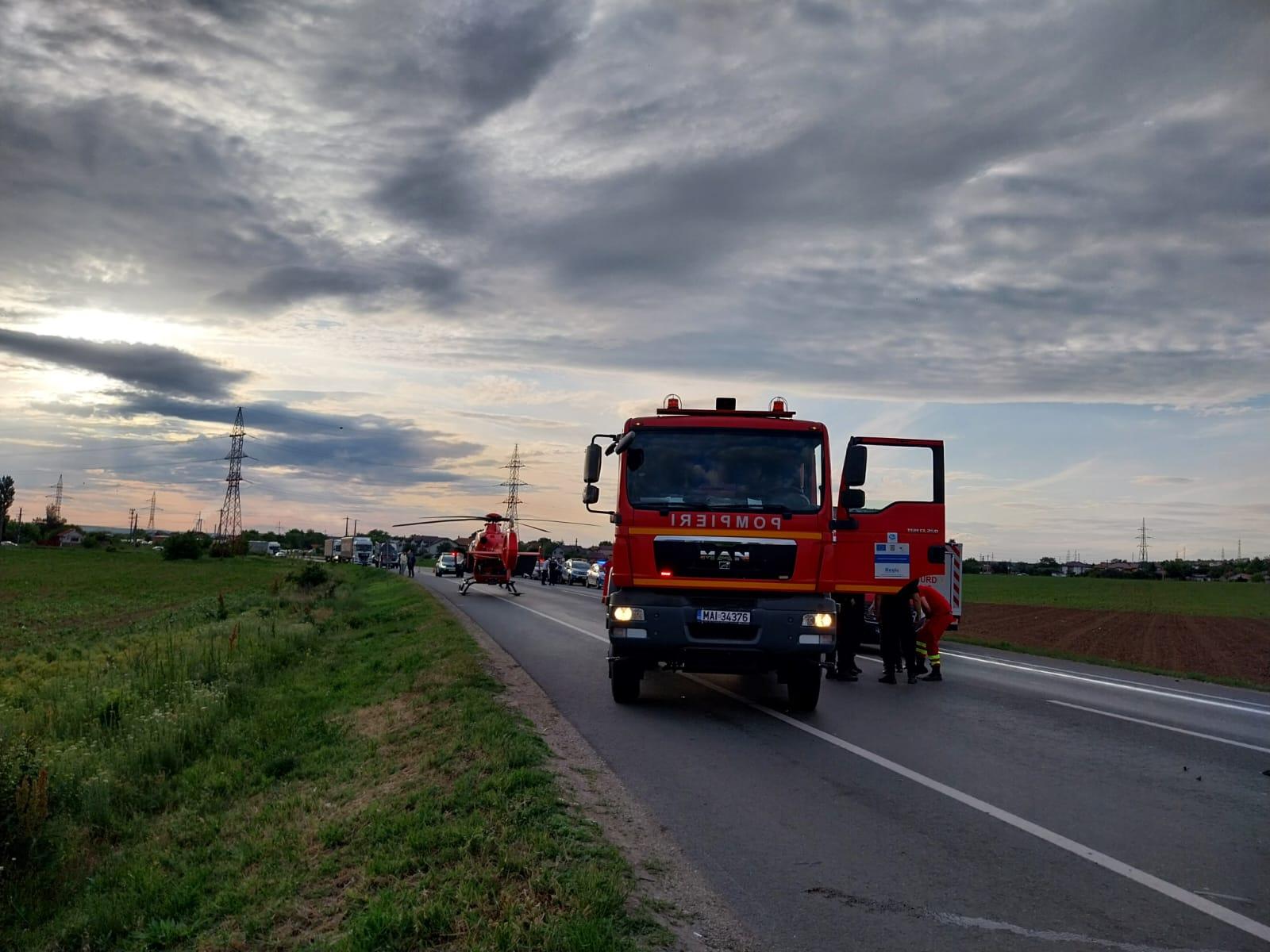 Două persoane au murit, după ce maşina în care se aflau s-a izbit de o betonieră pe Centura de Nord a Craiovei