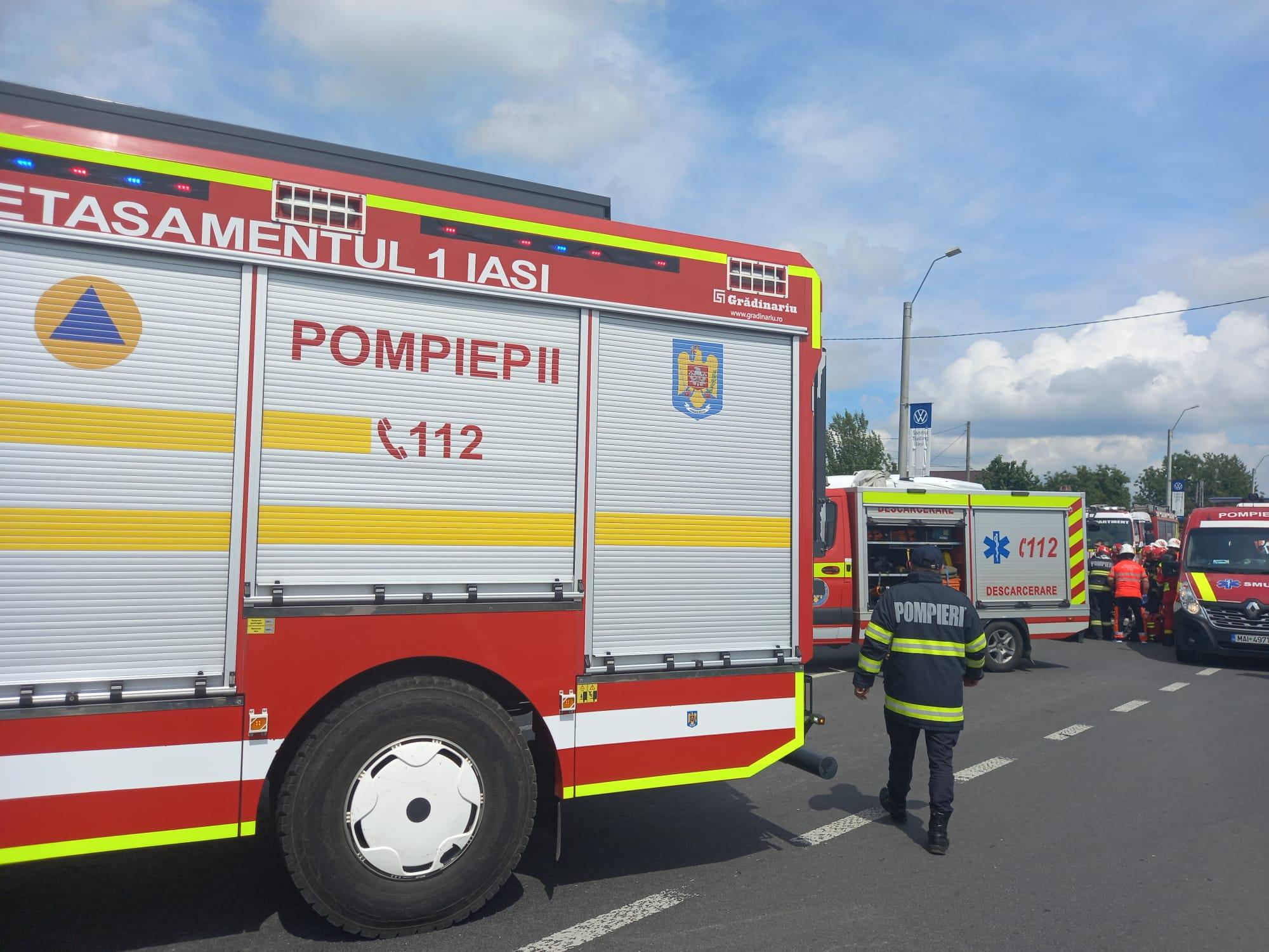 28 de persoane implicate într-un grav accident în Iaşi, după ce un autobuz a intrat în coliziune cu o autoutilitară. A fost activat Planul Roșu