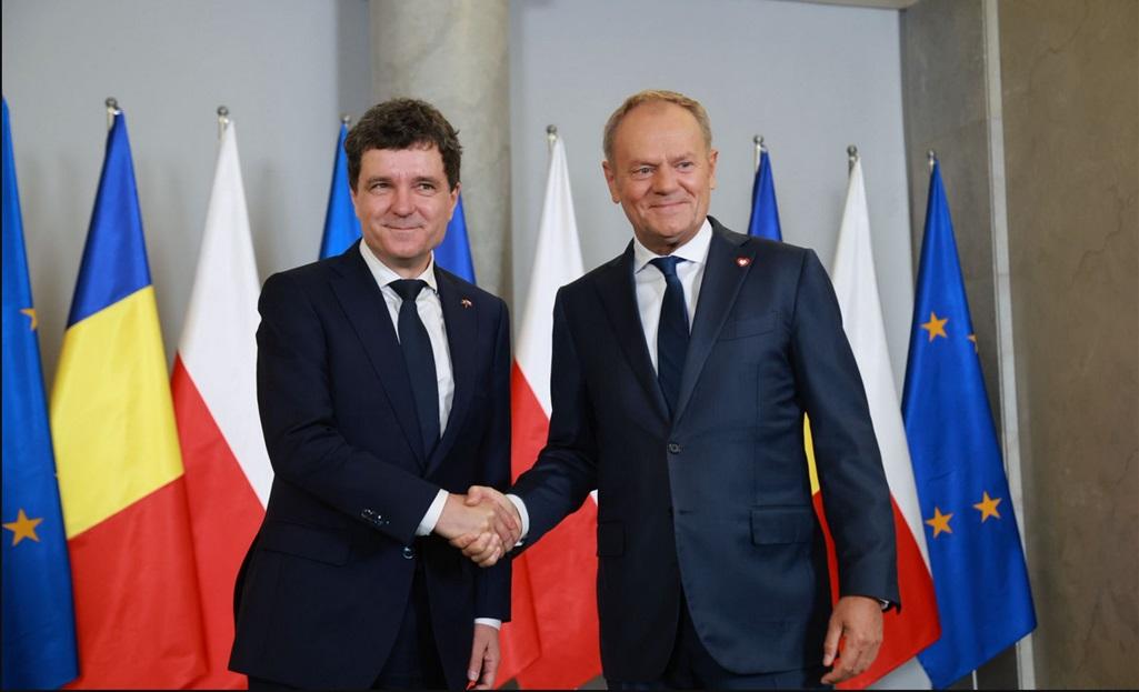 Nicuşor Dan a ajuns în Polonia şi s-a întâlnit cu premierul Donald Tusk. Preşedintele ales va avea o întrevedere şi cu Trzaskowski, candidat pro-european