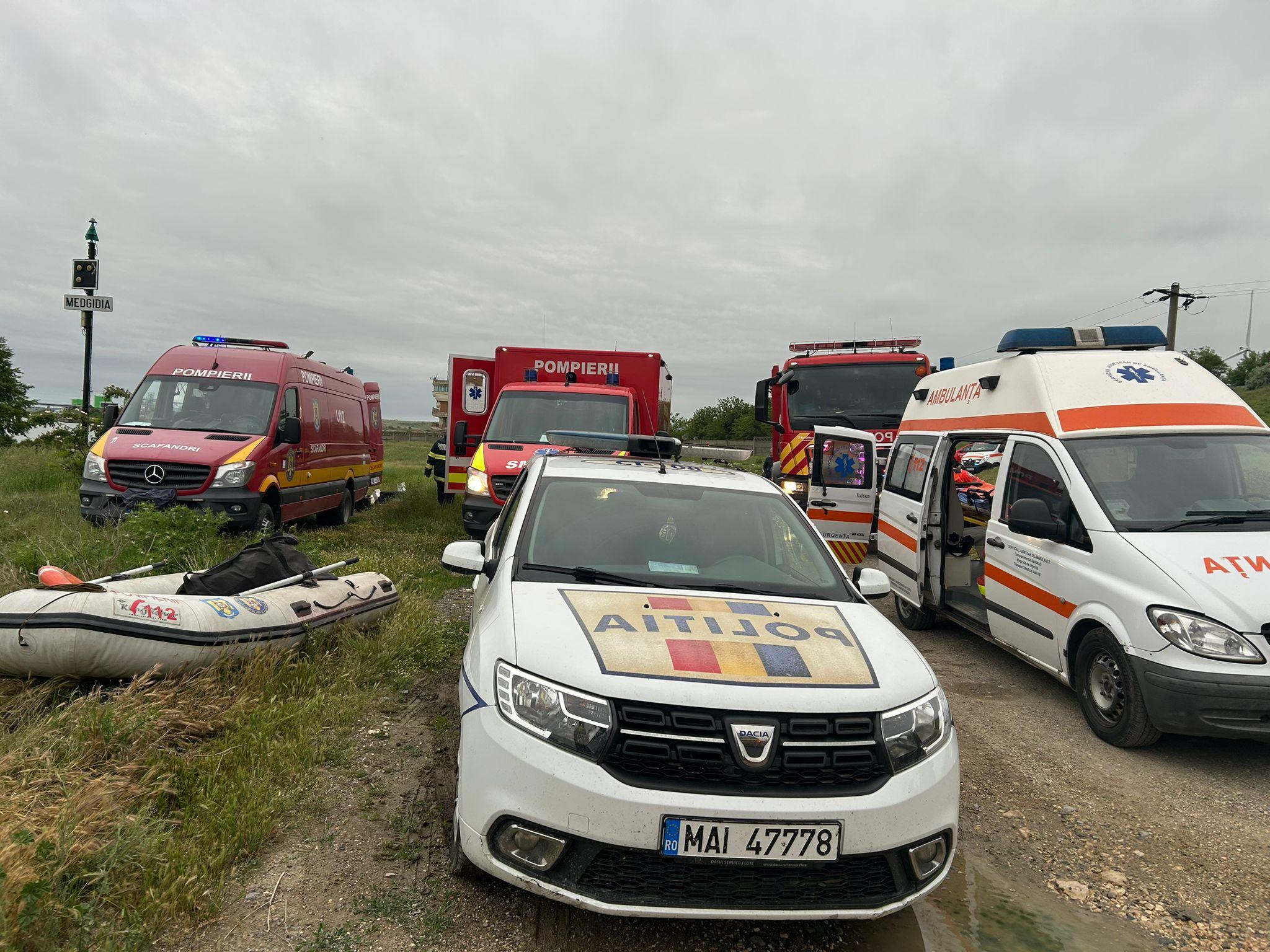 Tată şi fiul, căzuţi în apă, la intrarea în Portul Medgidia. Cei doi au fost scoşi de către salvatori, bărbatul este resuscitat