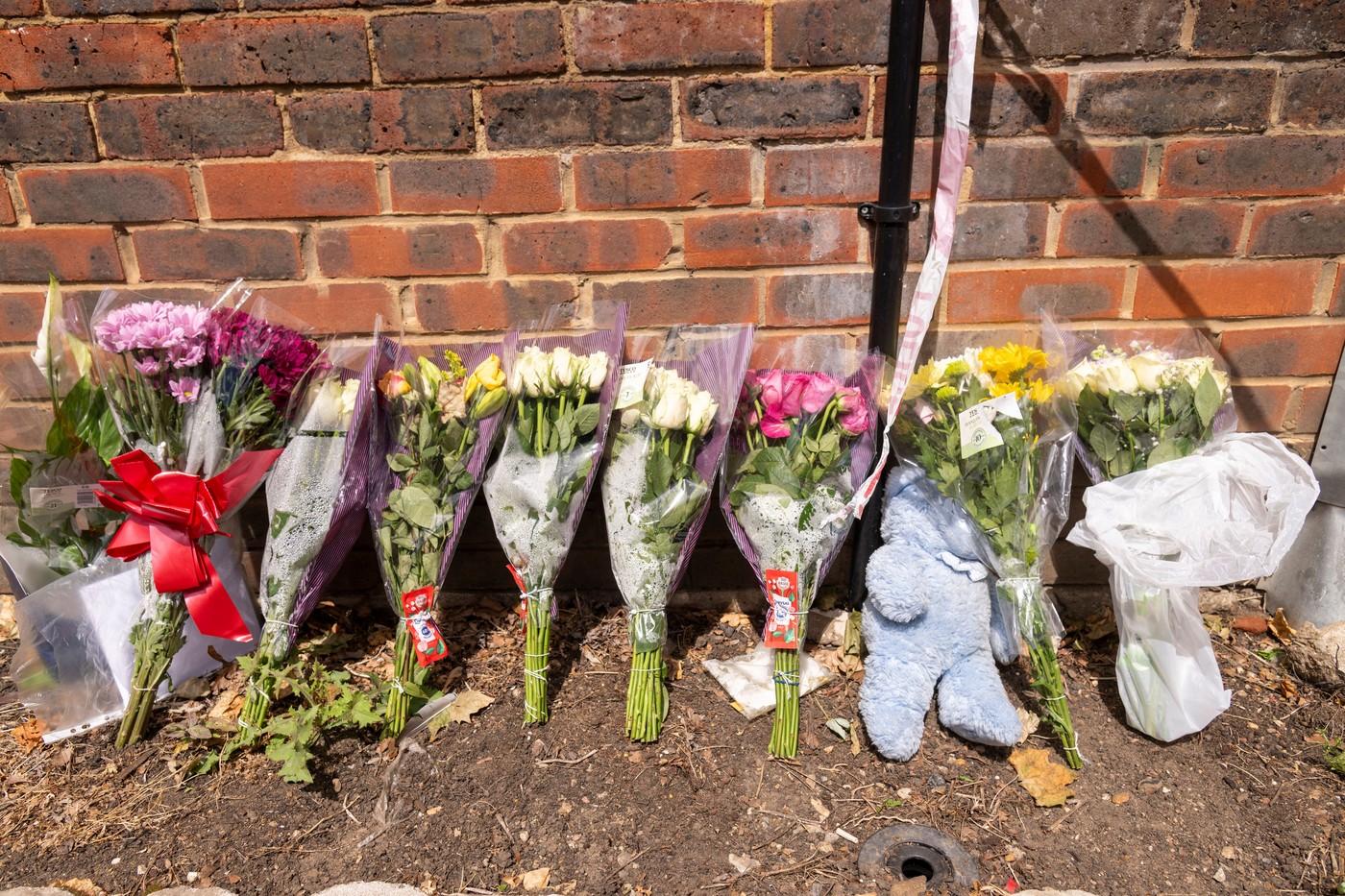 "Toată familia mea e acolo". O mamă şi trei copii au murit arşi de vii, în casa cuprinsă de flăcări în Anglia. Tatăl a privit neputincios sfârşitul tragic al celor dragi