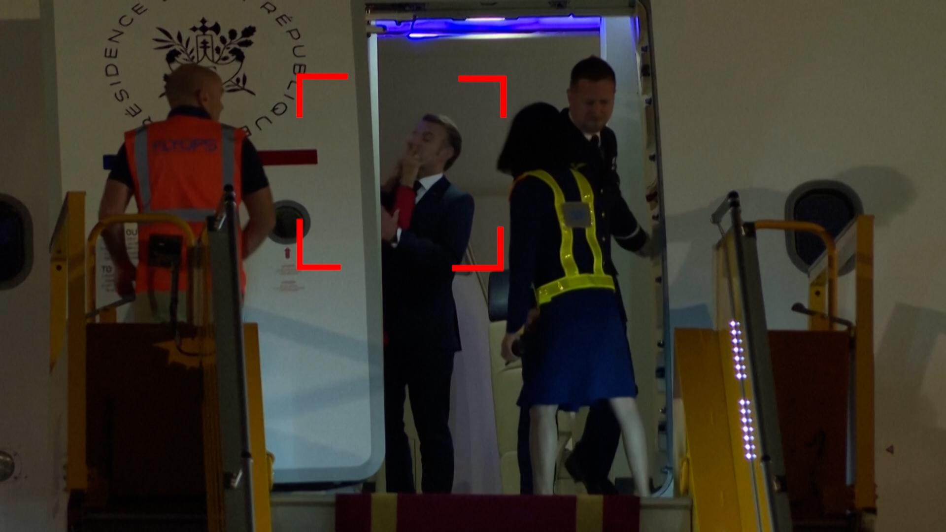 Macron despre gestul controversat cu Brigitte