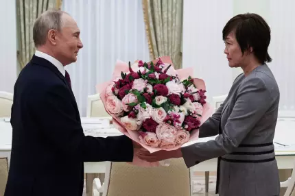 Văduva fostului premier japonez Shinzo Abe s-a întâlnit cu Putin, după ce a fost primită și de Trump Văduva fostului premier japonez Shinzo Abe s-a întâlnit cu Putin, după ce a fost primită și de Trump