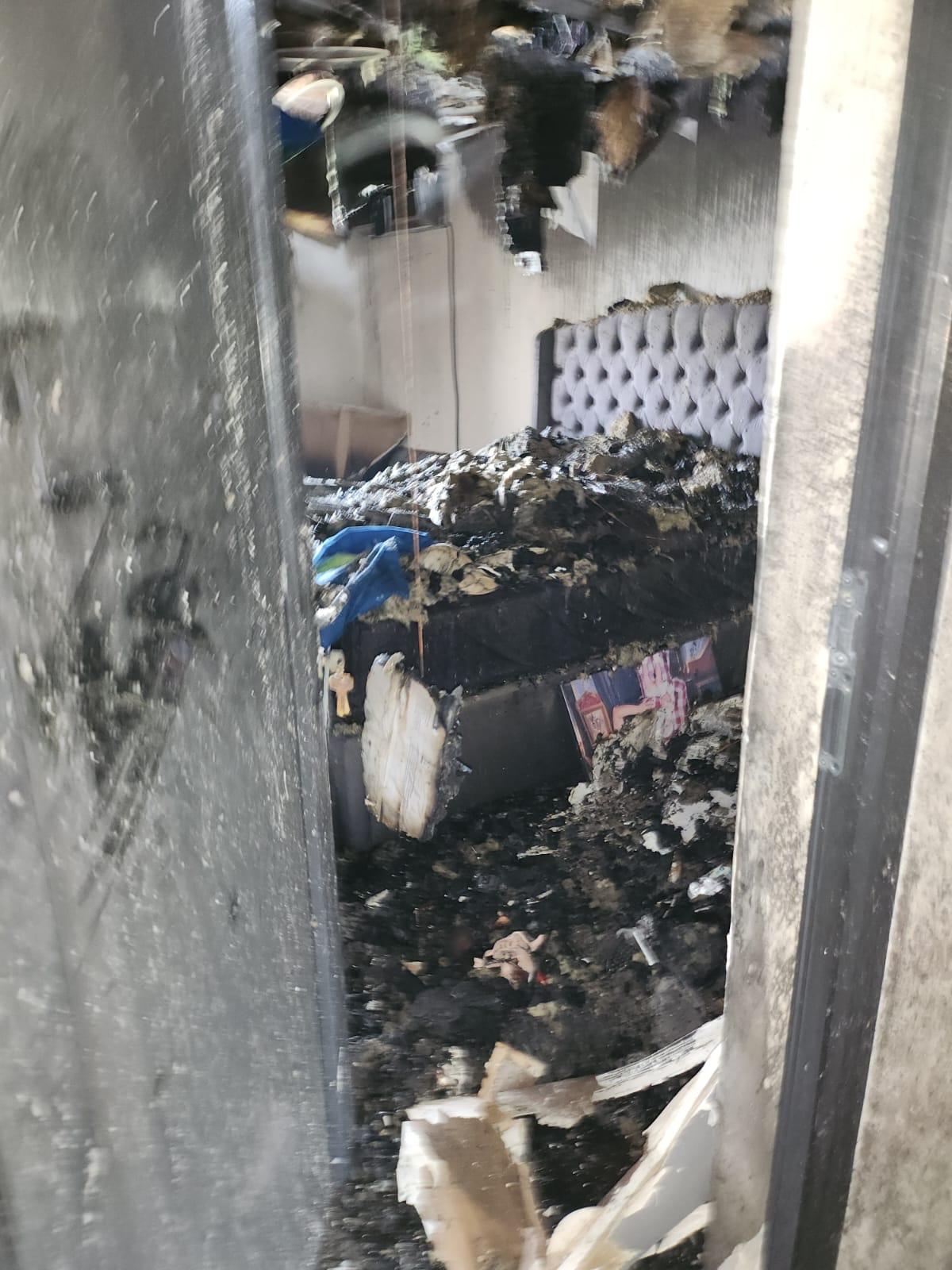 Pisicuţa Miţi, eroină pentru stăpânii săi. I-a salvat din incendiul care le-a cuprins casa din Ilfov. Felina a rămas captivă în interior