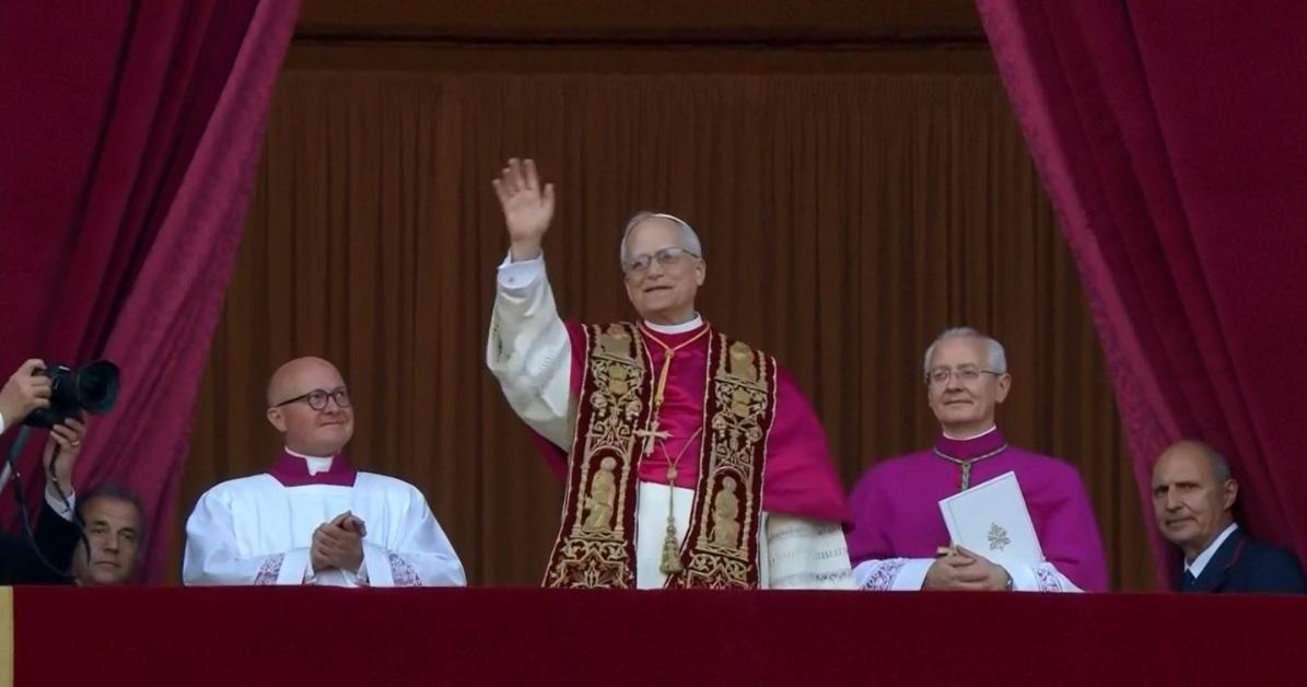 Primul mesaj al Papei Leon al XIV-lea: "Pacea fie cu voi. Răul nu va câştiga, să mergem uniţi înainte"