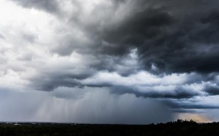 Informare de vreme rece în toată țara, lapoviță și ninsori la munte. Strat de zăpadă în zonele înalte