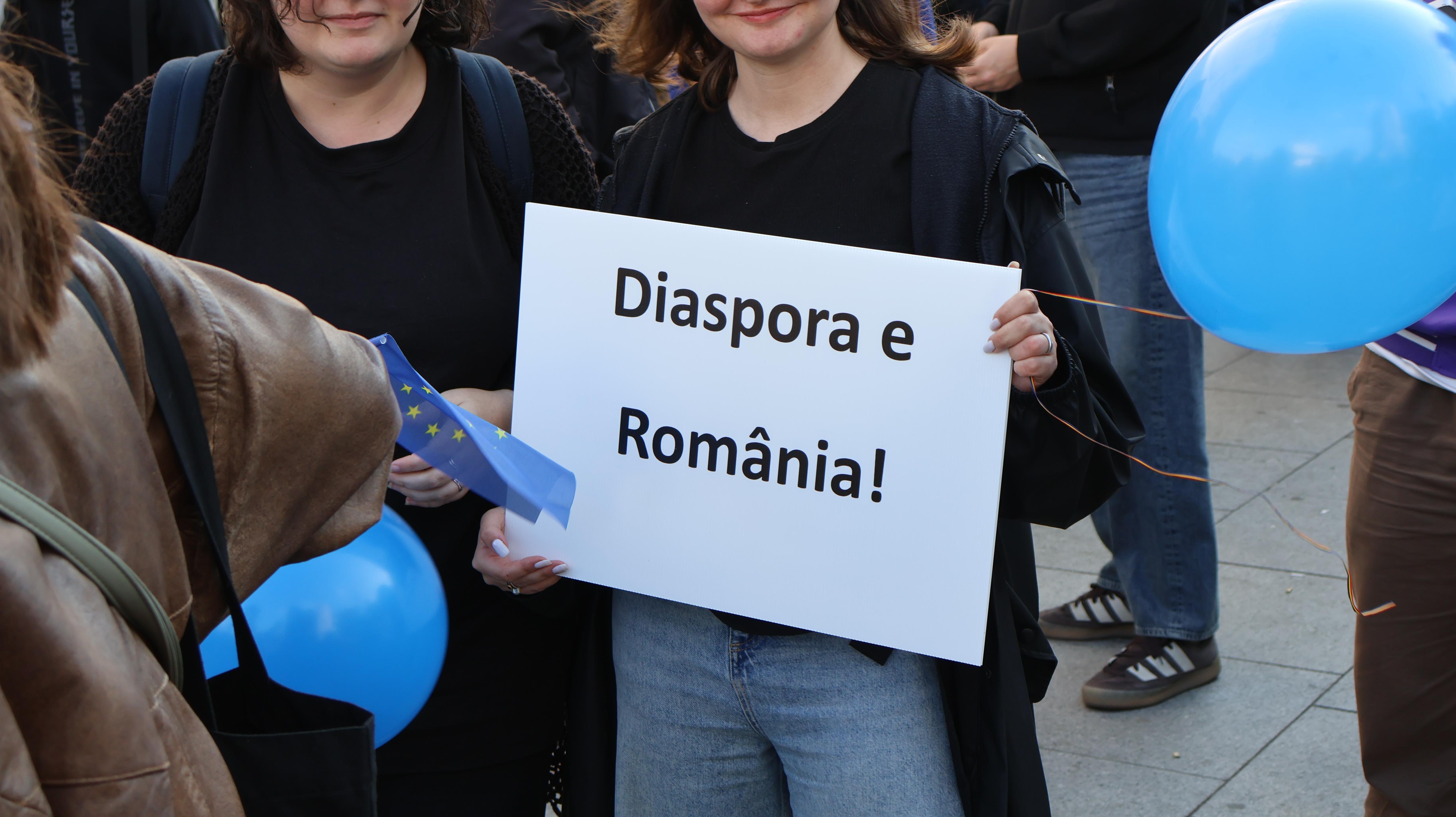 LIVE VIDEO. Marş proeuropean în Bucureşti. Mii de oameni, la Universitate: "România se află într-un punct de cotitură"